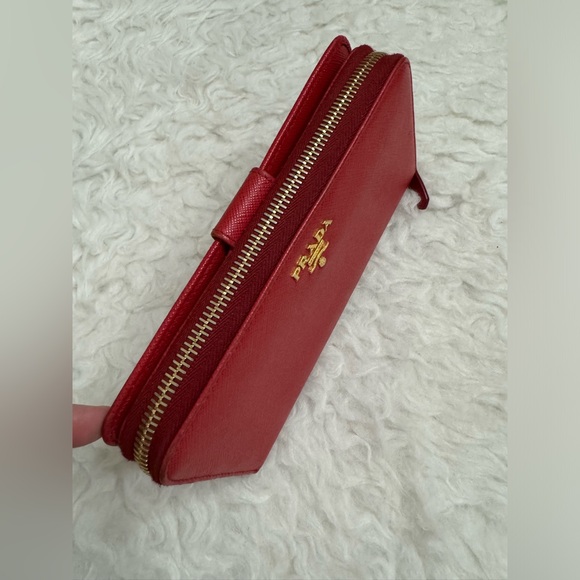 Prada organizer wallet comes with COA - Picture 7 of 12